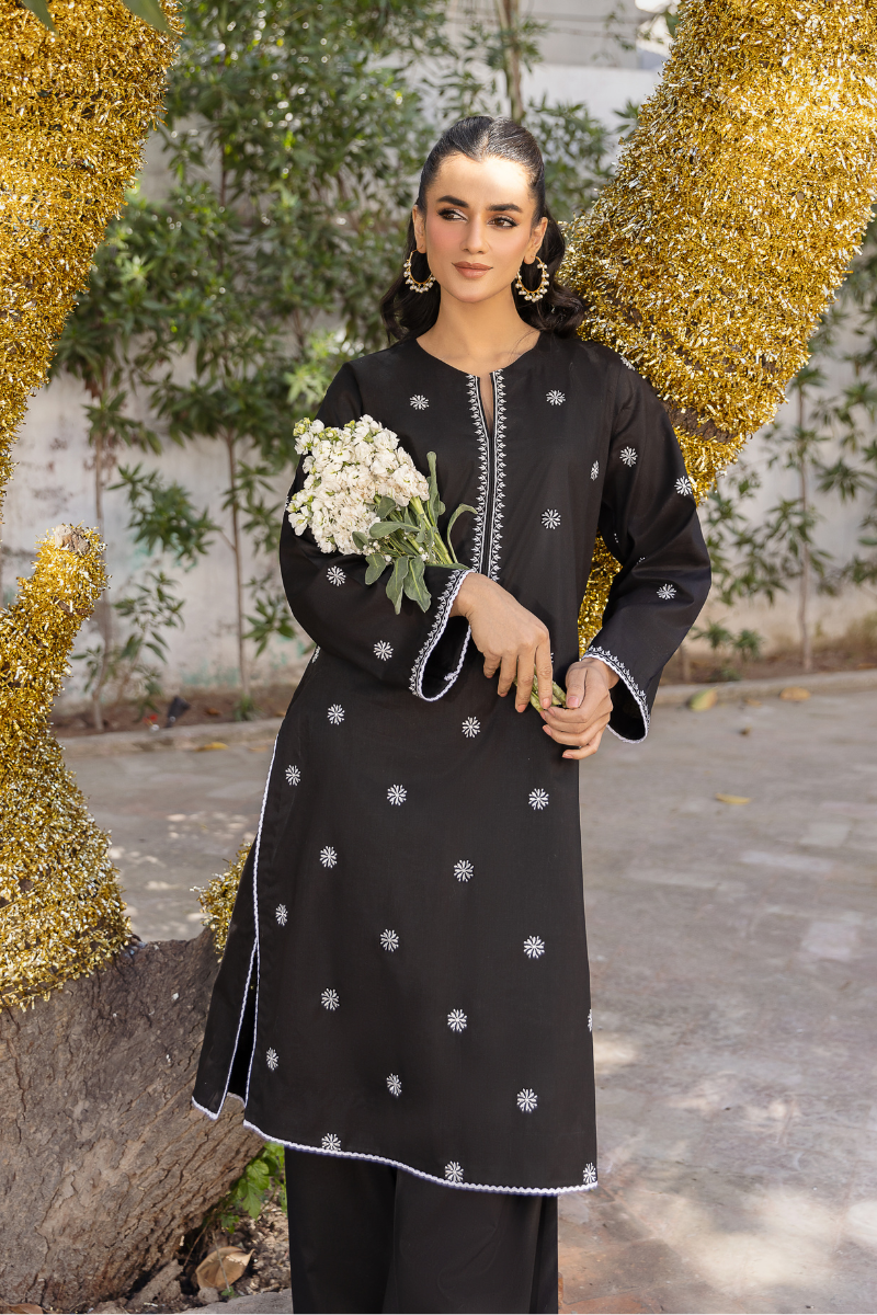 BLACK EMBROIDERED LAWN SET
