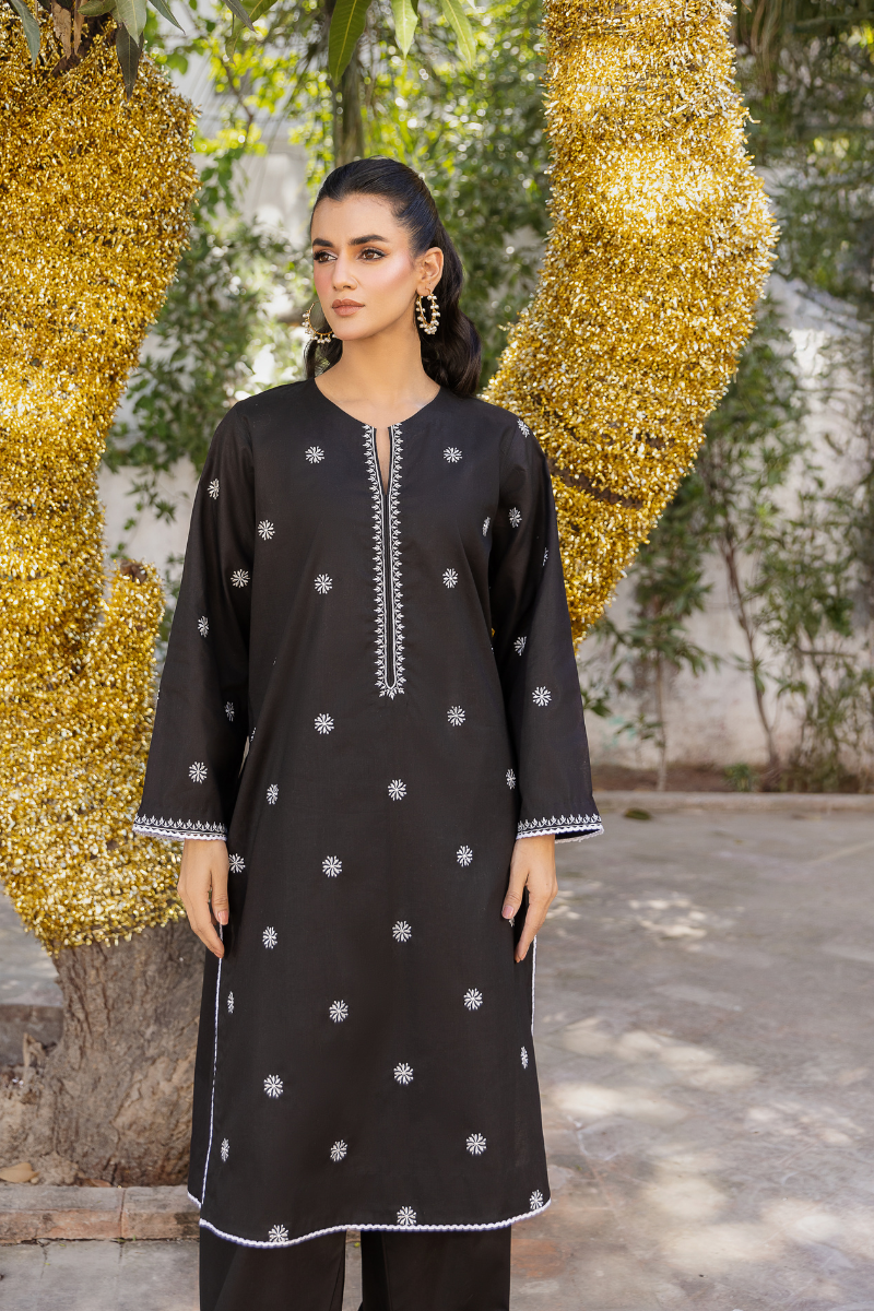 BLACK EMBROIDERED LAWN SET