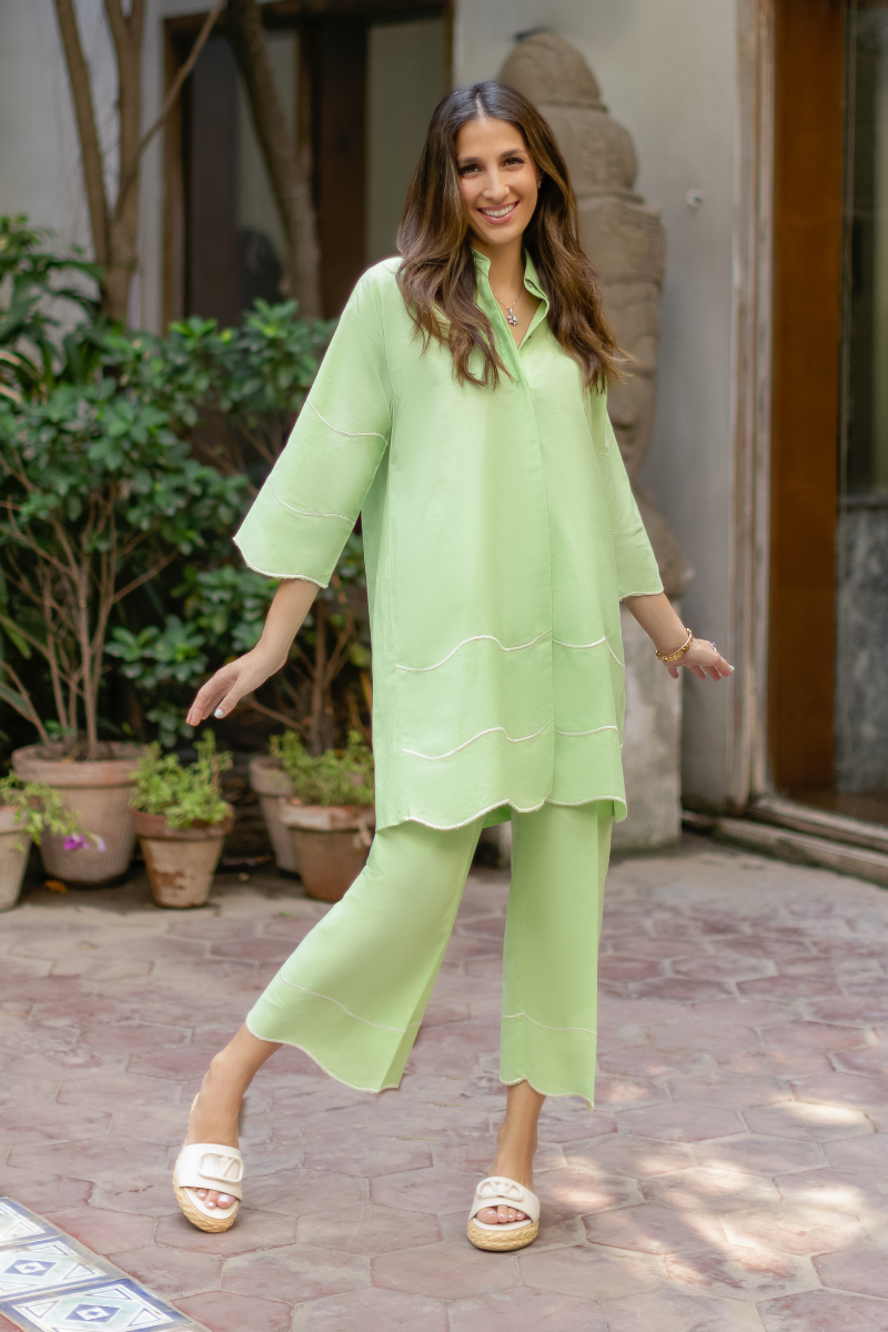 LIGHT GREEN EMBROIDERED IRISH LINEN SET