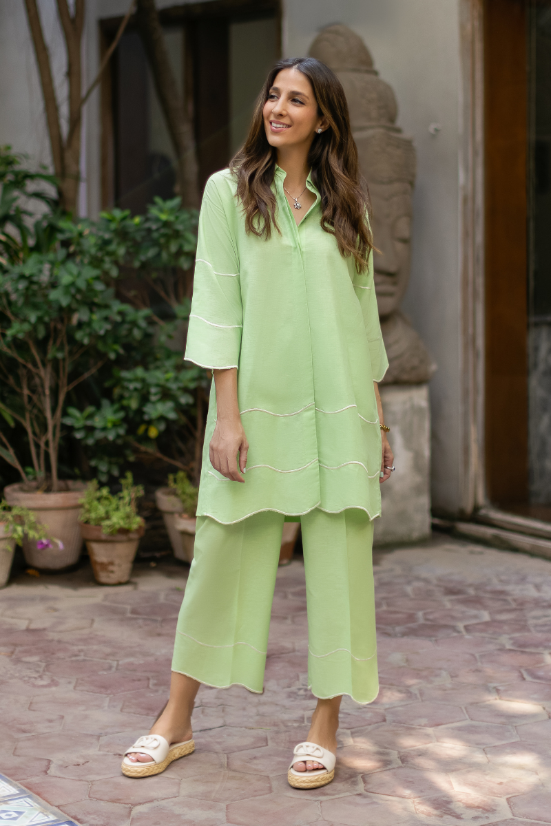 LIGHT GREEN EMBROIDERED IRISH LINEN SET