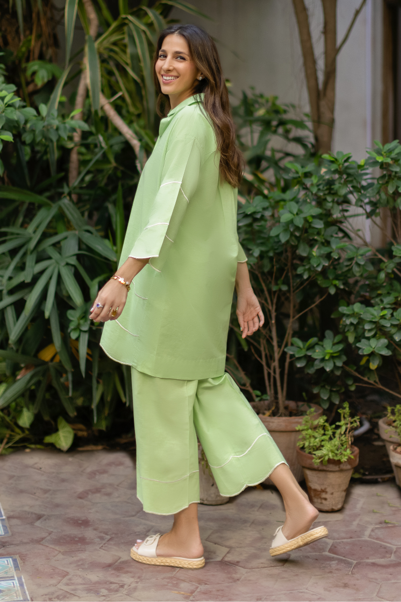 LIGHT GREEN EMBROIDERED IRISH LINEN SET