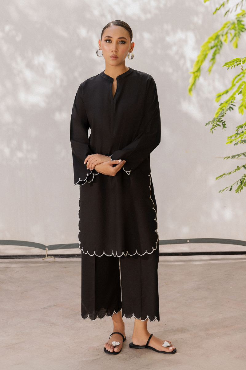 BLACK EMBROIDERED LAWN SET